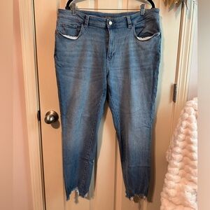 Distressed Skinny Jeans in EUC